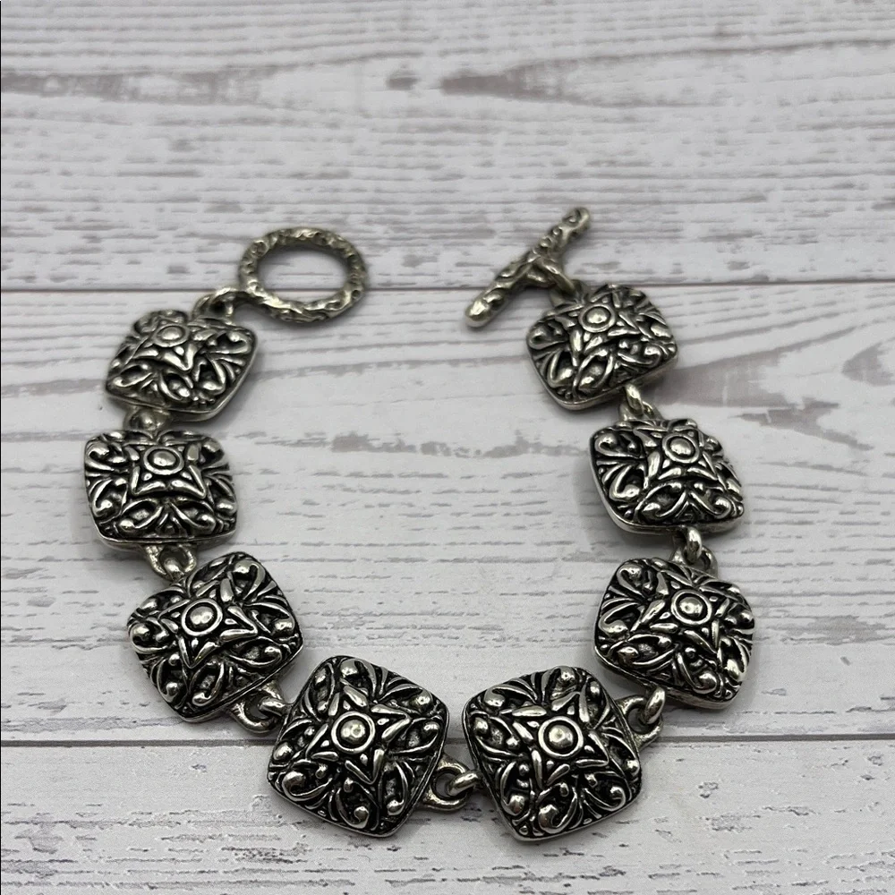 Bracelet Bailey Silver Floral Bracelet Vintage Swirl Toggle Closure